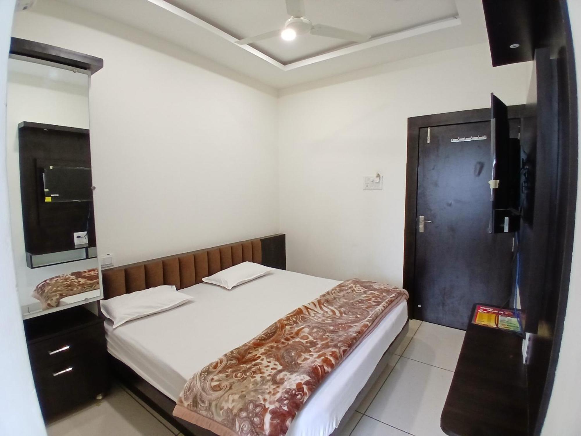Hotel Jyoti Shree Ujjain Exterior photo