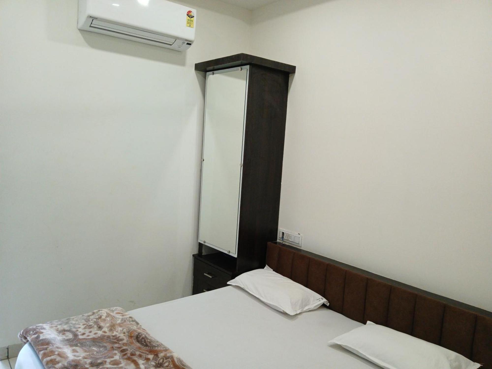 Hotel Jyoti Shree Ujjain Exterior photo