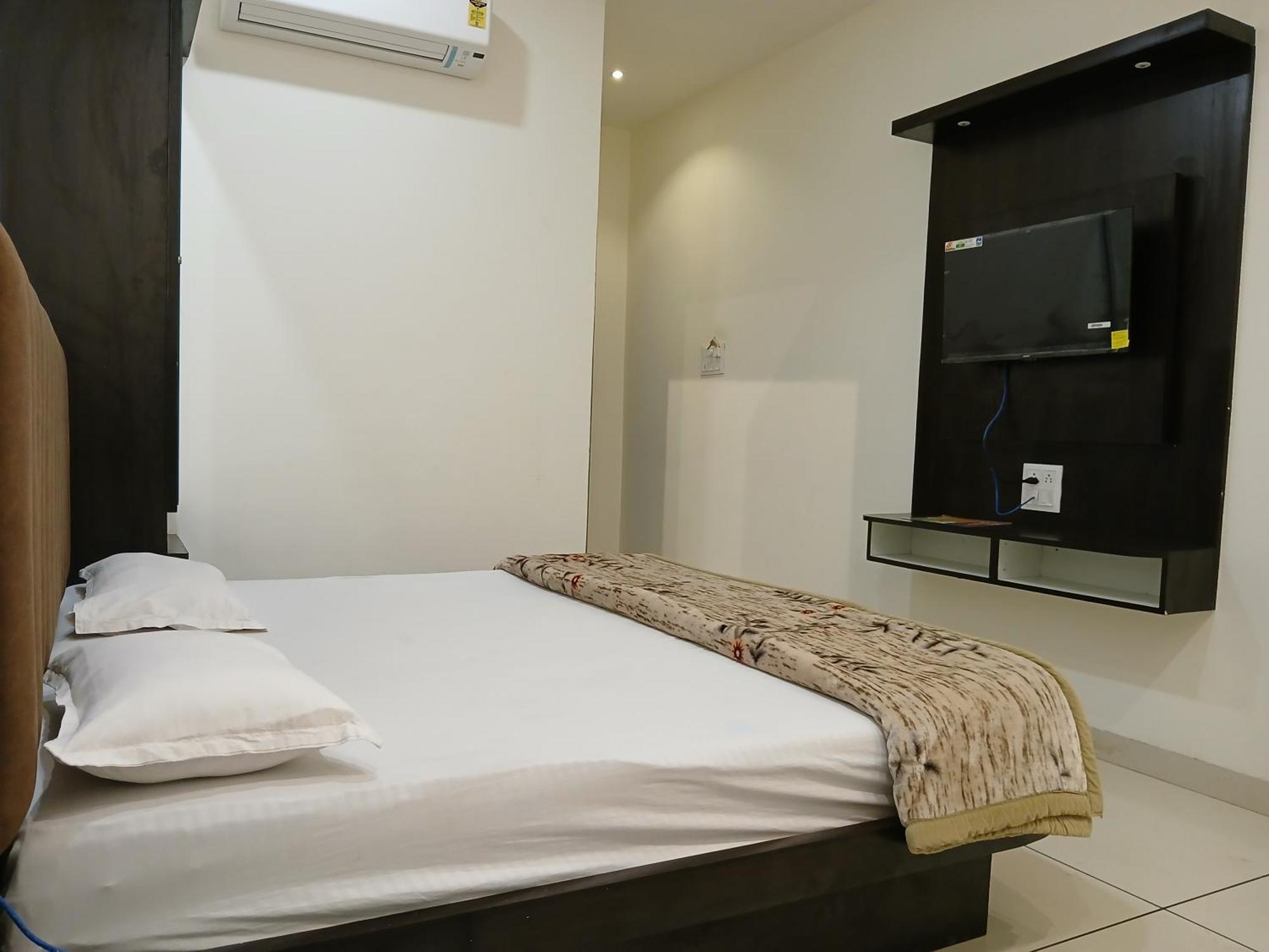Hotel Jyoti Shree Ujjain Exterior photo