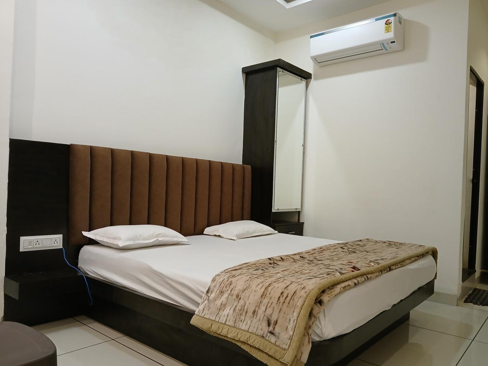 Hotel Jyoti Shree Ujjain Exterior photo